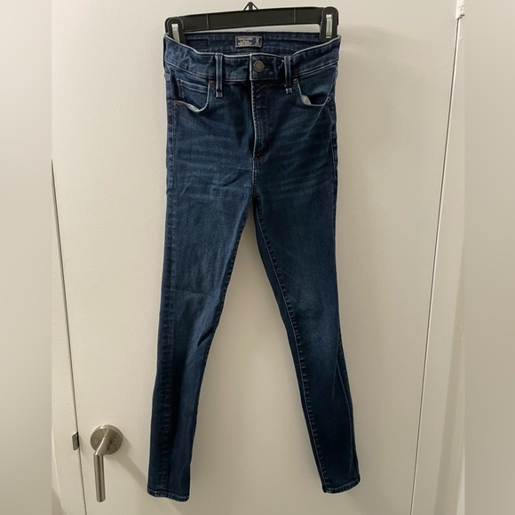 Abercrombie & Fitch Denim - Abercromie & Fitch Simone High Rise Super Skinny Jeans - Size 25 (0R)